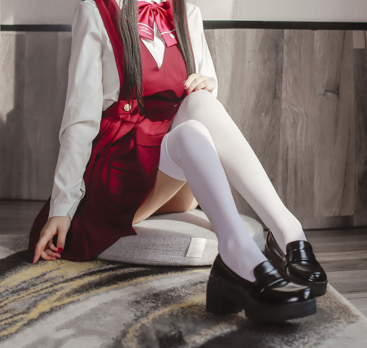 日奈娇 NO.037 JK少女红裙 [28P]插图1
